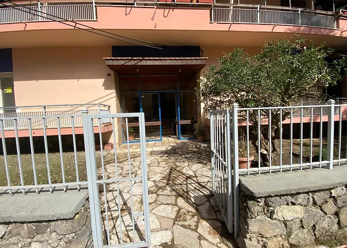 Kostas Lux Apt